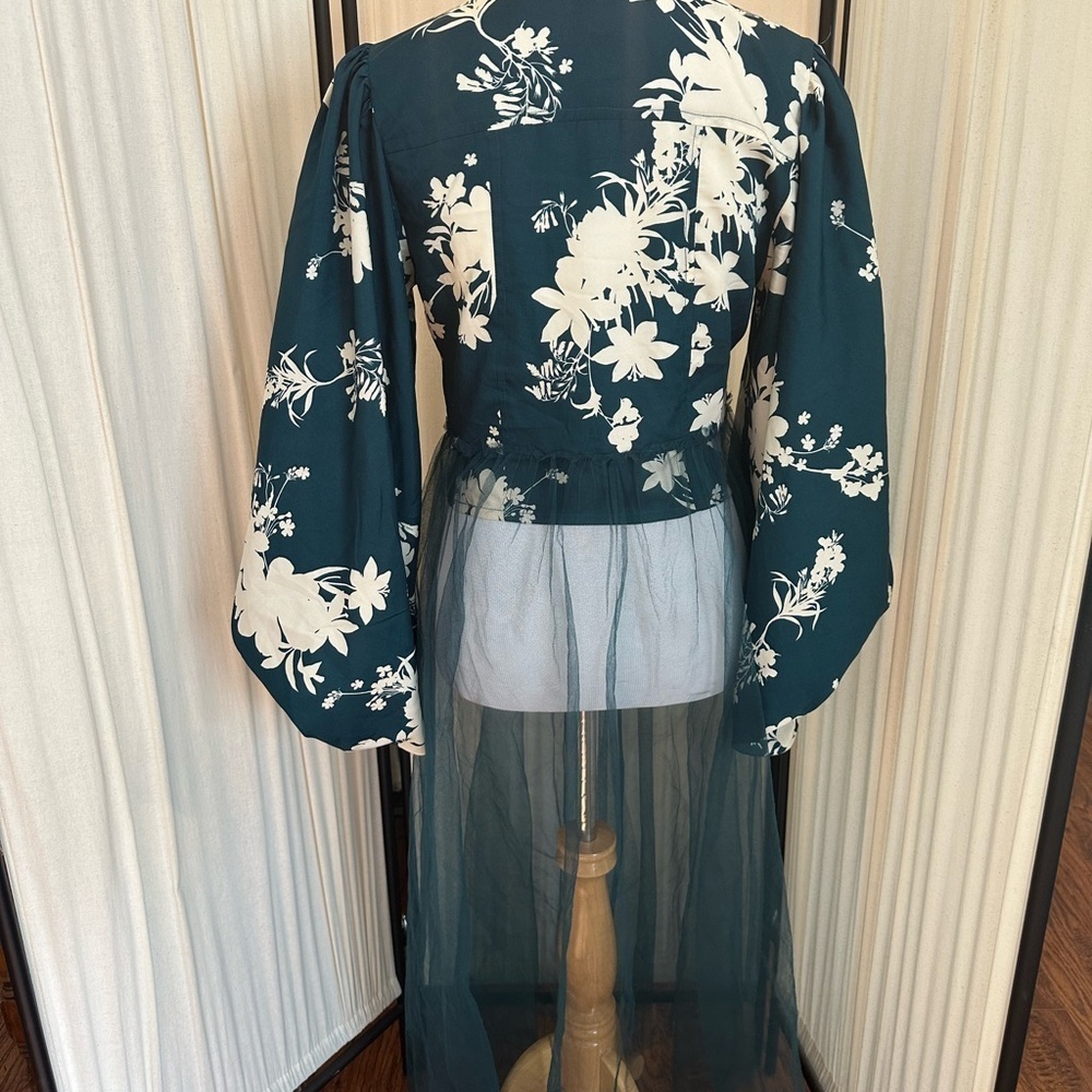 Truth White and Green Asymmetrical Peplum Blouse - Picture 3 of 4
